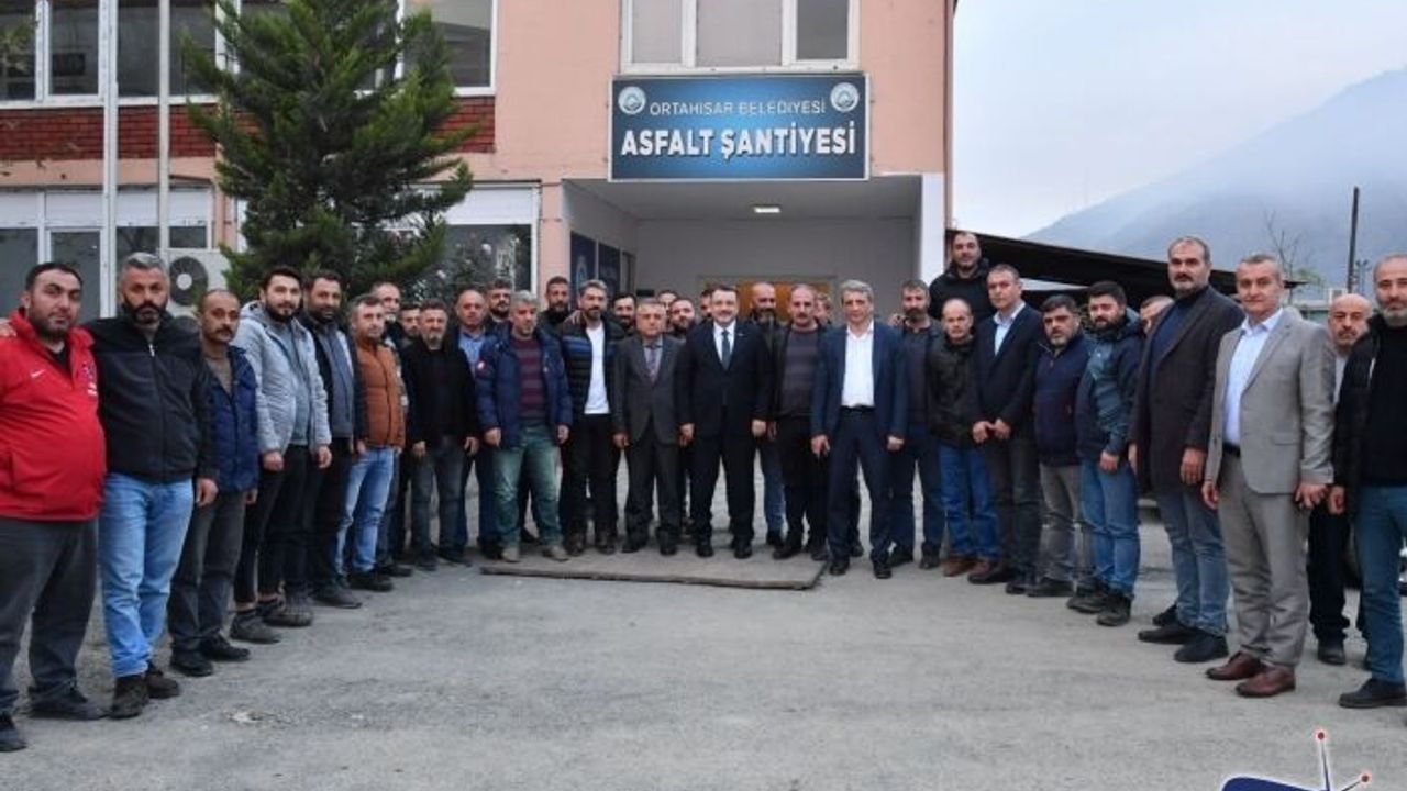 Başkan Genç, belediye işçilerine hitap etti: “Ortaya koyduğunuz olağanüstü emeğin farkındayız”