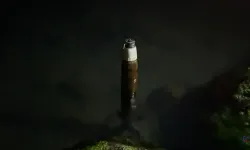 Söğütlü'de sahile roket parçası vurdu