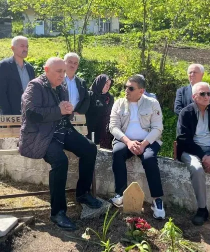 Şalpazarı'nda Oğlunun Mezarı Başında Babası Adalet Talep Etti