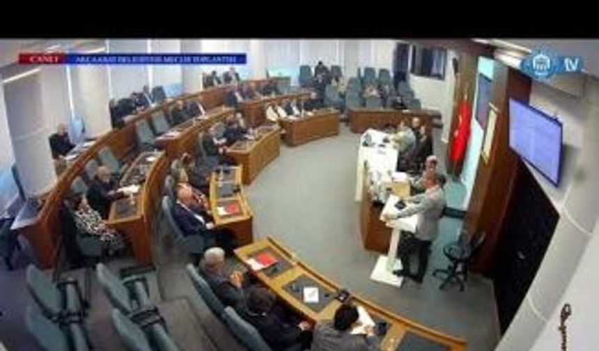 Osman Nuri Ekim : Akçaabat’ın geleceğini siyasi rantınızın önüne koymuşsunuz