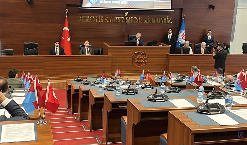 Trabzon Büyükşehir Belediye Meclisi'nde şok karar! CHP grubu salonu terk etti!
